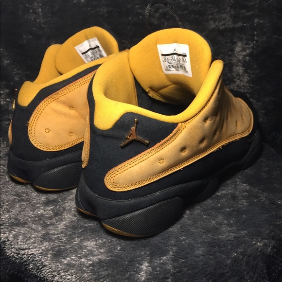 Yellow and black Jordan’s - Picture 2 of 4